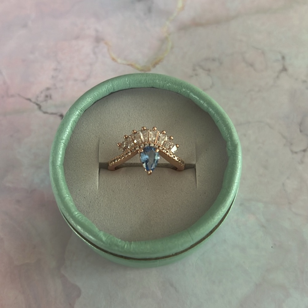 RBP 4154 Endearing Love Lab Created Swiss Topaz Materials: Sz 8